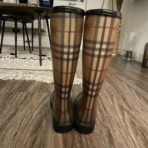 Burberry rain boots